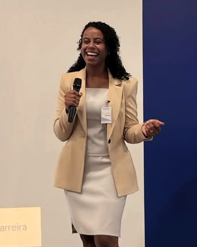 Bruna Carvalho em palestra