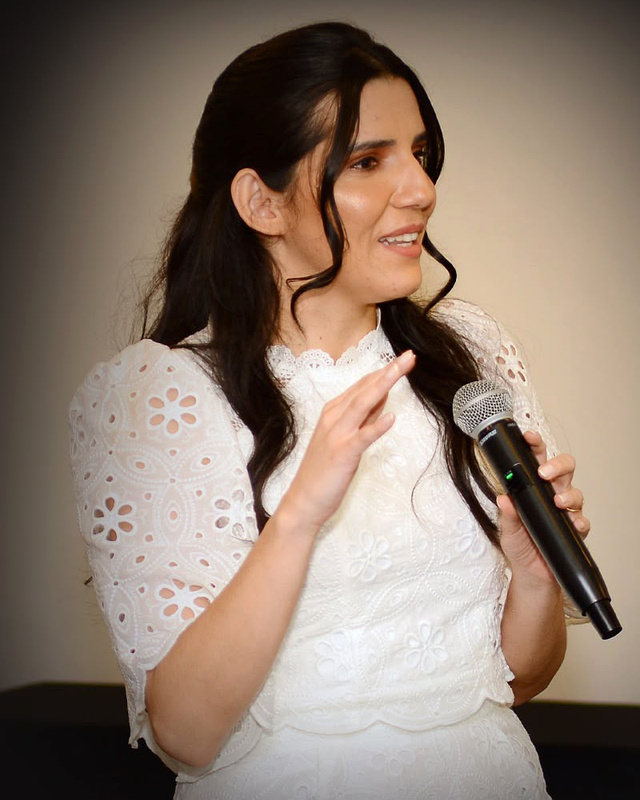 Juliana Avelar em palestra
